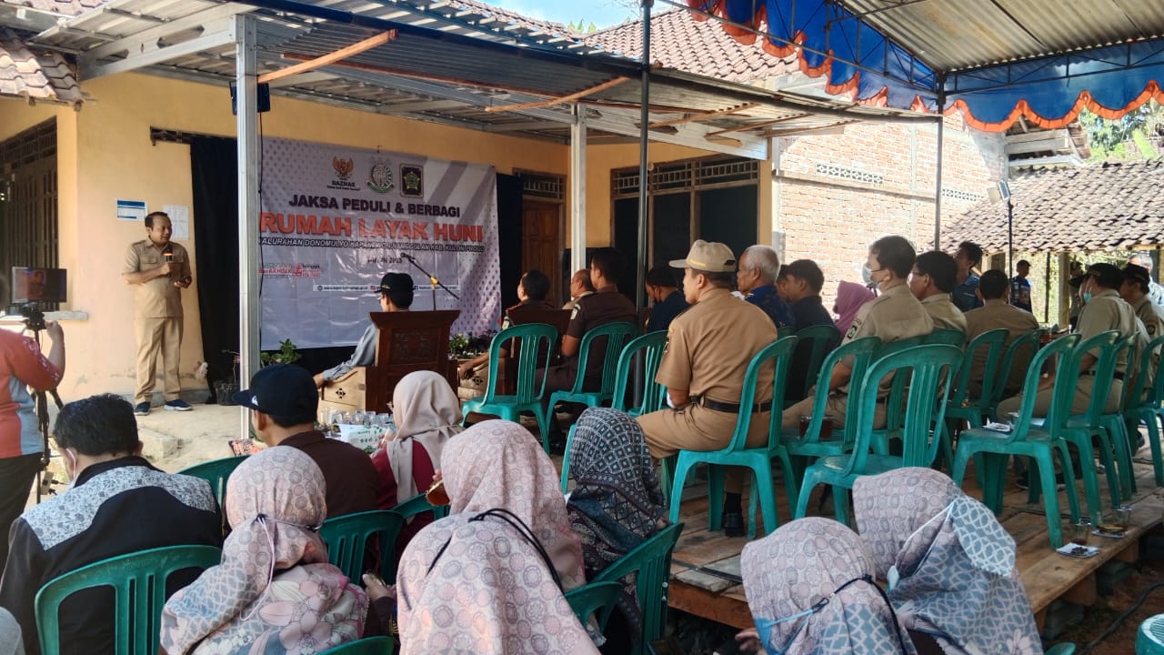 Kejari Kulon Progo beri bantuan RTLH bagi warga Donomulyo